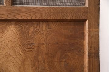 アンティーク建具　総ケヤキ材　金網付き　銅製の巾着金具と波をうつ杢目が魅力の格子蔵戸(きつね格子、狐格子、引き戸、玄関戸、建具、格子戸、マス目、升目)(R-049320)