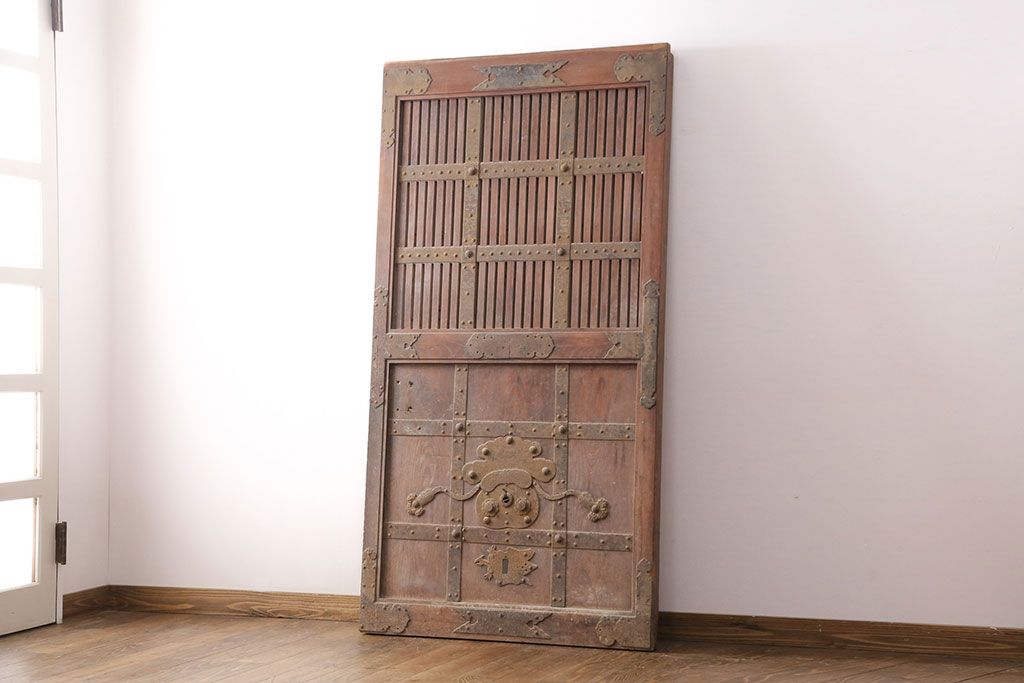 アンティーク建具　明治期　最上級　巾着金具　堂々とした佇まいが和の風格漂う総欅(ケヤキ)材の富山蔵戸1枚　(R-049323)