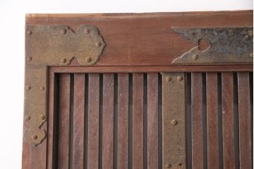 アンティーク建具　明治期　最上級　巾着金具　堂々とした佇まいが和の風格漂う総欅(ケヤキ)材の富山蔵戸1枚　(R-049323)