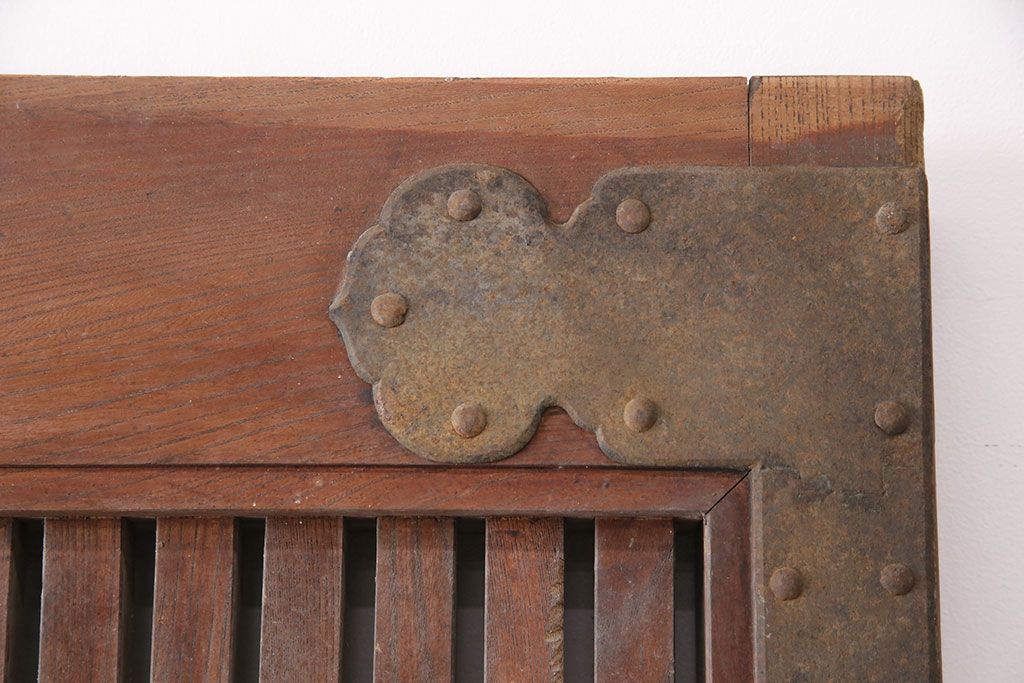 アンティーク建具　明治期　最上級　巾着金具　堂々とした佇まいが和の風格漂う総欅(ケヤキ)材の富山蔵戸1枚　(R-049323)