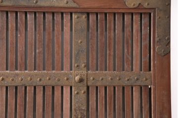 アンティーク建具　明治期　最上級　巾着金具　堂々とした佇まいが和の風格漂う総欅(ケヤキ)材の富山蔵戸1枚　(R-049323)