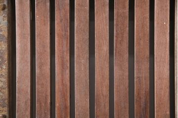 アンティーク建具　明治期　最上級　巾着金具　堂々とした佇まいが和の風格漂う総欅(ケヤキ)材の富山蔵戸1枚　(R-049323)