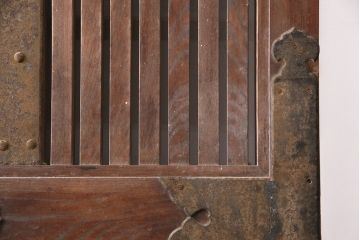 アンティーク建具　明治期　最上級　巾着金具　堂々とした佇まいが和の風格漂う総欅(ケヤキ)材の富山蔵戸1枚　(R-049323)