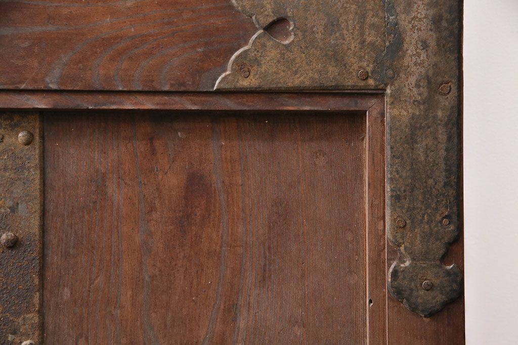 アンティーク建具　明治期　最上級　巾着金具　堂々とした佇まいが和の風格漂う総欅(ケヤキ)材の富山蔵戸1枚　(R-049323)