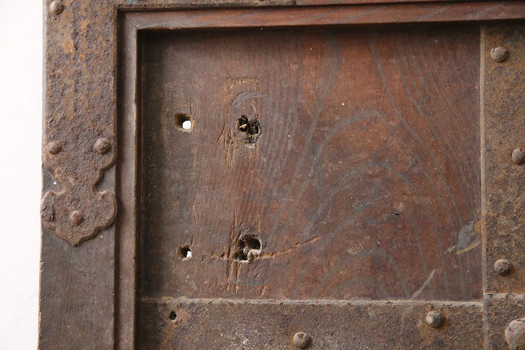アンティーク建具　明治期　最上級　巾着金具　堂々とした佇まいが和の風格漂う総欅(ケヤキ)材の富山蔵戸1枚　(R-049323)