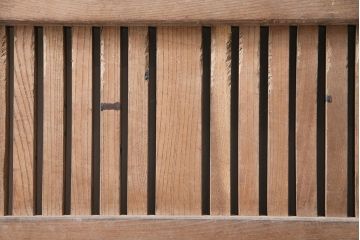 アンティーク建具　明治期　最上級　巾着金具　堂々とした佇まいが和の風格漂う総欅(ケヤキ)材の富山蔵戸1枚　(R-049323)