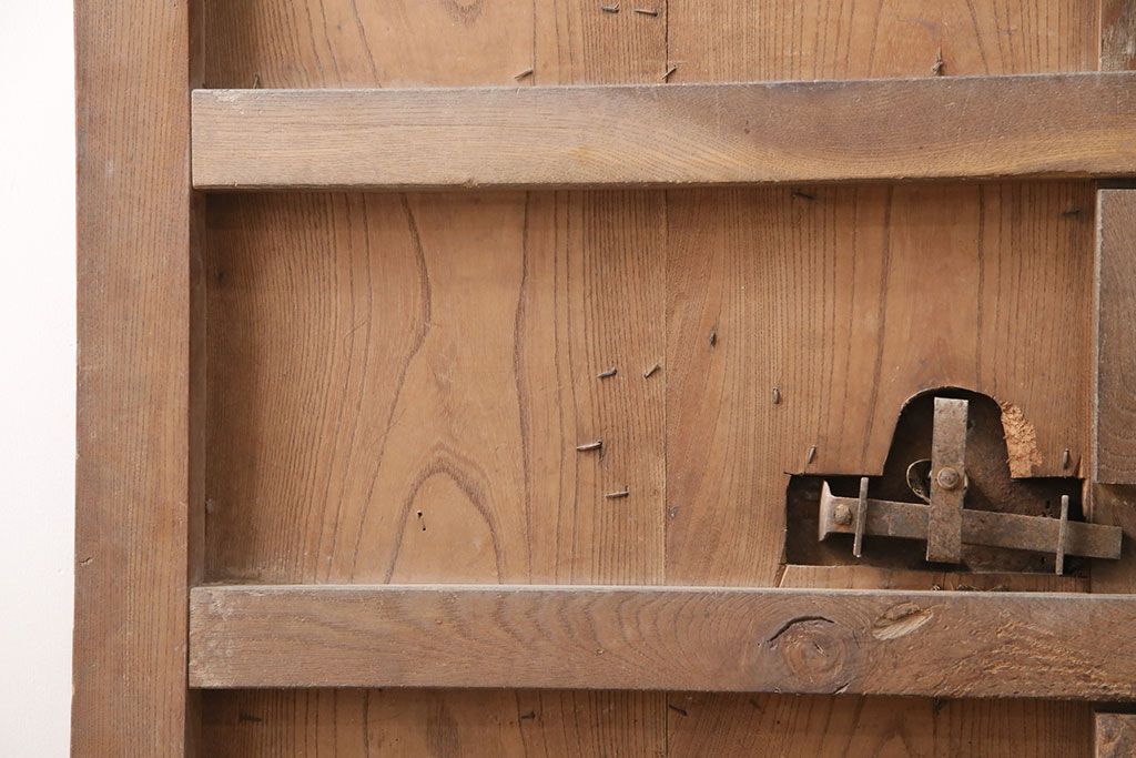 アンティーク建具　明治期　最上級　巾着金具　堂々とした佇まいが和の風格漂う総欅(ケヤキ)材の富山蔵戸1枚　(R-049323)