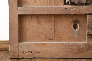 アンティーク建具　明治期　最上級　巾着金具　堂々とした佇まいが和の風格漂う総欅(ケヤキ)材の富山蔵戸1枚　(R-049323)