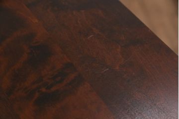 中古　北海道民芸家具　落ち着いた和モダンスタイルのお部屋にぴったりの飾り棚(茶棚、茶タンス)(R-049324)