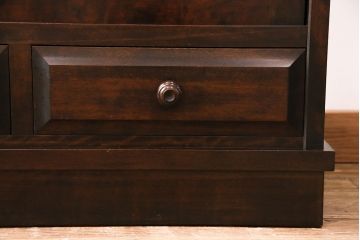 中古　北海道民芸家具　落ち着いた和モダンスタイルのお部屋にぴったりの飾り棚(茶棚、茶タンス)(R-049324)