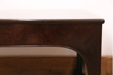和製アンティーク　指物工芸家具　漆塗りが美しい、高級感漂う総桑材製の文机(文台、花台)(R-049327)