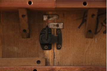 中古　マホガニー材　突き板　パーケット天板とカブリオールレッグが魅力のエクステンションテーブル(センターテーブル、ダイニングテーブル)(R-049329)