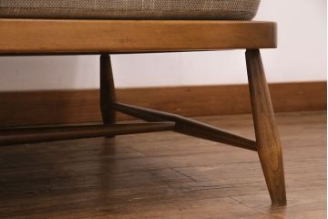 ビンテージ家具　イギリスヴィンテージ　ERCOL(アーコール)　木のぬくもりとナチュラルな雰囲気が魅力的な二人掛けソファ(2Pソファ)(R-049335)