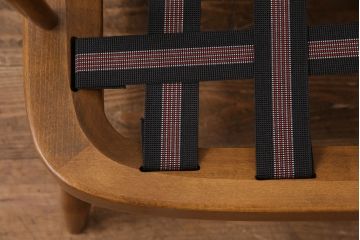 ビンテージ家具　イギリスヴィンテージ　ERCOL(アーコール)　木のぬくもりとナチュラルな雰囲気が魅力的な二人掛けソファ(2Pソファ)(R-049335)