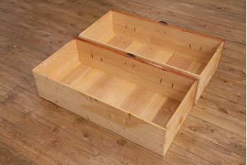 和製アンティーク　美品　天板・鉄脚付きリメイク　現代のお部屋にも合う!桜丸金具が上品なヒノキ材製の箪笥ローボード(引き出し、チェスト、テレビ台、テレビボード)(R-049342)