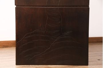 中古　美品　伝統工芸　軽井沢彫り　咲き誇る桜の彫刻に目を奪われる美しいワードローブ(洋服タンス、チェスト)(R-049343)
