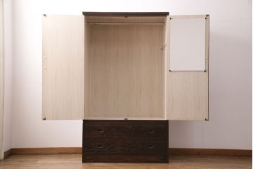 中古　美品　伝統工芸　軽井沢彫り　咲き誇る桜の彫刻に目を奪われる美しいワードローブ(洋服タンス、チェスト)(R-049343)