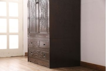 中古　美品　伝統工芸　軽井沢彫り　咲き誇る桜の彫刻に目を奪われる美しいワードローブ(洋服タンス、チェスト)(R-049343)
