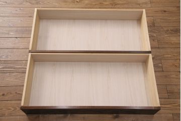 中古　美品　伝統工芸　軽井沢彫り　咲き誇る桜の彫刻に目を奪われる美しいワードローブ(洋服タンス、チェスト)(R-049343)