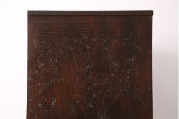 中古　美品　伝統工芸　軽井沢彫り　咲き誇る桜の彫刻に目を奪われる美しいワードローブ(洋服タンス、チェスト)(R-049343)