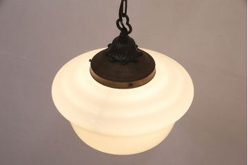 和製アンティーク　大振りサイズ　ブラケットの使い込まれた質感と花のがくのようなデザインが味わい深い吊り下げ照明(天井照明、ペンダントライト)(R-049344)