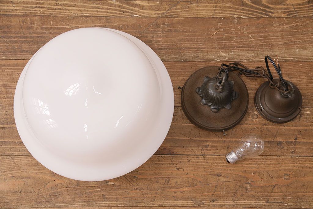 和製アンティーク　大振りサイズ　ブラケットの使い込まれた質感と花のがくのようなデザインが味わい深い吊り下げ照明(天井照明、ペンダントライト)(R-049344)