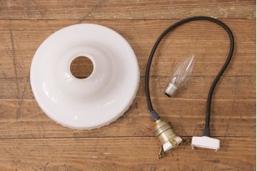 アンティーク照明　ガラスシェードが魅力!波のデザインが可愛らしい吊り下げ照明(天井照明、ペン
ダントライト、シェード)(R-049346)