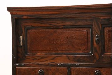 和製アンティーク　天板・楠木材　側面・ケヤキ材　今にも動き出しそうな杢目が目を引くローボード(収納棚、戸棚)、テレビ台)(R-049350)