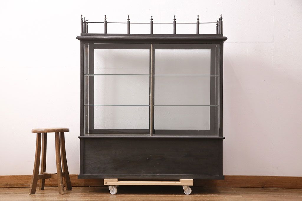 アンティーク家具　大正ロマン　天枠付き!　古いタバコ屋の薄型ガラスケース(ショーケース、陳列棚)(R-049352)