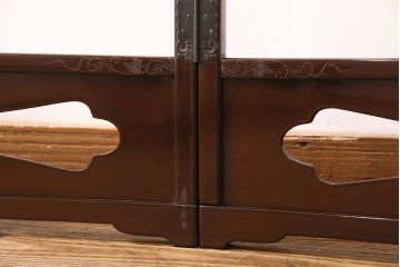 アンティーク雑貨　透かし彫りの意匠が上品な二つ折衣桁(ハンガーラック、着物掛け、衣装掛け、コートハンガー)(R-049354)