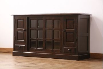 中古　北海道民芸家具　HM135　クラシカルな雰囲気が魅力!落ち着きのある空間づくりにおすすめのサイドボード(キャビネット、収納棚、リビングボード)(R-049356)