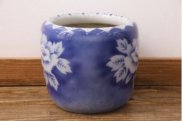 アンティーク雑貨　牡丹の図が優美な雰囲気を盛り上げる瀬戸火鉢(鉢カバー)(R-049357)
