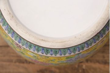 アンティーク雑貨　昭和中期　鮮やかな色合いが空間のアクセントになる十錦手火鉢(瀬戸火鉢、鉢カバー)(R-049358)