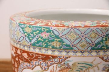 アンティーク雑貨　昭和中期　異国情緒あふれる龍の窓絵が魅力的な十錦手火鉢(瀬戸火鉢、鉢カバー)(R-049359)