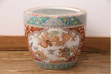 アンティーク雑貨　昭和中期　異国情緒あふれる龍の窓絵が魅力的な十錦手火鉢(瀬戸火鉢、鉢カバー)(R-049359)