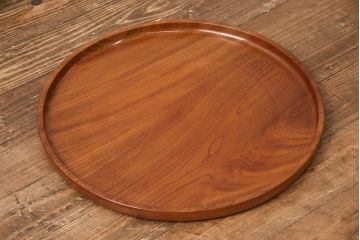 ヴィンテージ雑貨　昭和後期　総ケヤキ材　明るい木色と優しい杢目が味わい深い丸盆(トレー、お盆、ビンテージ)(R-049373)