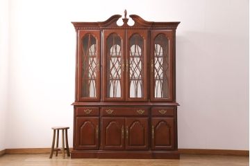 新古　未使用　ベルギー輸入家具　艶やかで美しい木肌が魅力的な照明付きのキャビネット(定価約49万円)(収納棚、飾り棚)(R-049378)