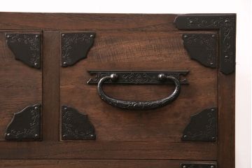 中古美品　総桐材　しっとりとした落ち着きのある色合いが素敵な加茂総桐箪笥(定価約35万円)(総桐たんす、桐箪笥、引き出し、チェスト、リビングボード、テレビボード)(R-049383)