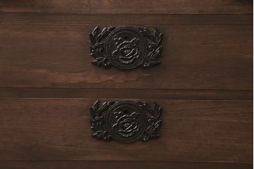 中古美品　総桐材　しっとりとした落ち着きのある色合いが素敵な加茂総桐箪笥(定価約35万円)(総桐たんす、桐箪笥、引き出し、チェスト、リビングボード、テレビボード)(R-049383)