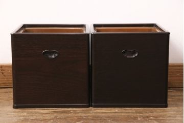 和製アンティーク　指物工芸品　美品　外箱付き!紫檀(シタン)材の深みを帯びた色合いが美しい角火鉢2個セット(木製火鉢)(R-049385)
