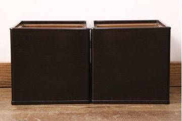 和製アンティーク　指物工芸品　美品　外箱付き!紫檀(シタン)材の深みを帯びた色合いが美しい角火鉢2個セット(木製火鉢)(R-049386)