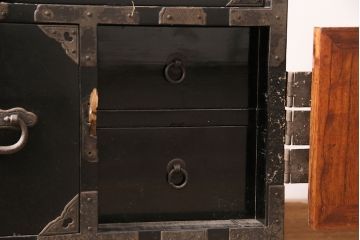 和製アンティーク　明治期　総桐材　コンパクトサイズで取り入れやすいシックな佇まいが魅力の庄内小箪笥(引き出し、チェスト、時代箪笥、桐箪笥、桐たんす)(R-049390)