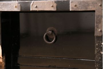 和製アンティーク　明治期　総桐材　コンパクトサイズで取り入れやすいシックな佇まいが魅力の庄内小箪笥(引き出し、チェスト、時代箪笥、桐箪笥、桐たんす)(R-049390)