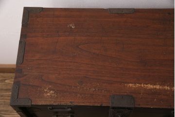 和製アンティーク　明治期　総桐材　コンパクトサイズで取り入れやすいシックな佇まいが魅力の庄内小箪笥(引き出し、チェスト、時代箪笥、桐箪笥、桐たんす)(R-049390)