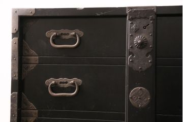 和製アンティーク　明治期　総桐材　コンパクトサイズで取り入れやすいシックな佇まいが魅力の庄内小箪笥(引き出し、チェスト、時代箪笥、桐箪笥、桐たんす)(R-049390)