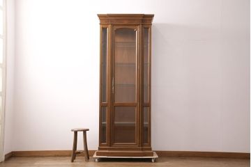 中古　美品　DREXEL HERITAGE(ドレクセルヘリテイジ)　FRANCESCA(フランチェスカ)シリーズ　キュリオケース(飾り棚、ショーケース、キャビネット)(定価約74万円)(R-049391)