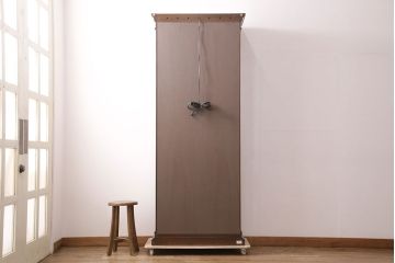 中古　美品　DREXEL HERITAGE(ドレクセルヘリテイジ)　FRANCESCA(フランチェスカ)シリーズ　キュリオケース(飾り棚、ショーケース、キャビネット)(定価約74万円)(R-049391)