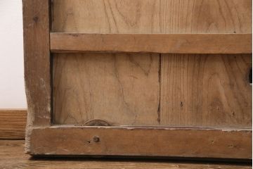 アンティーク建具　ケヤキ材・松材　細い桟が魅力の格子入り蔵戸(格子戸、玄関戸、引き戸、建具)(R-049392)