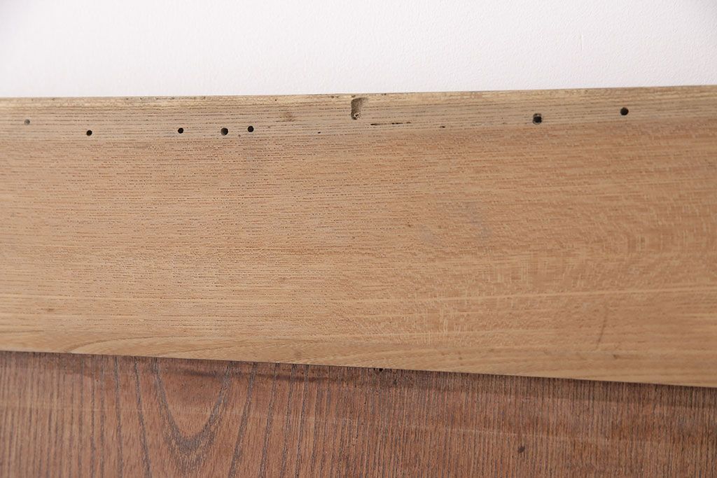 アンティーク建具　総ケヤキ材　細やかな意匠が施された金具が魅力の蔵戸(引き戸、玄関戸、建具)(R-049393)