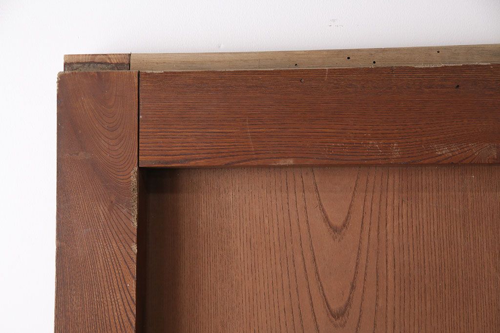 アンティーク建具　総ケヤキ材　細やかな意匠が施された金具が魅力の蔵戸(引き戸、玄関戸、建具)(R-049393)